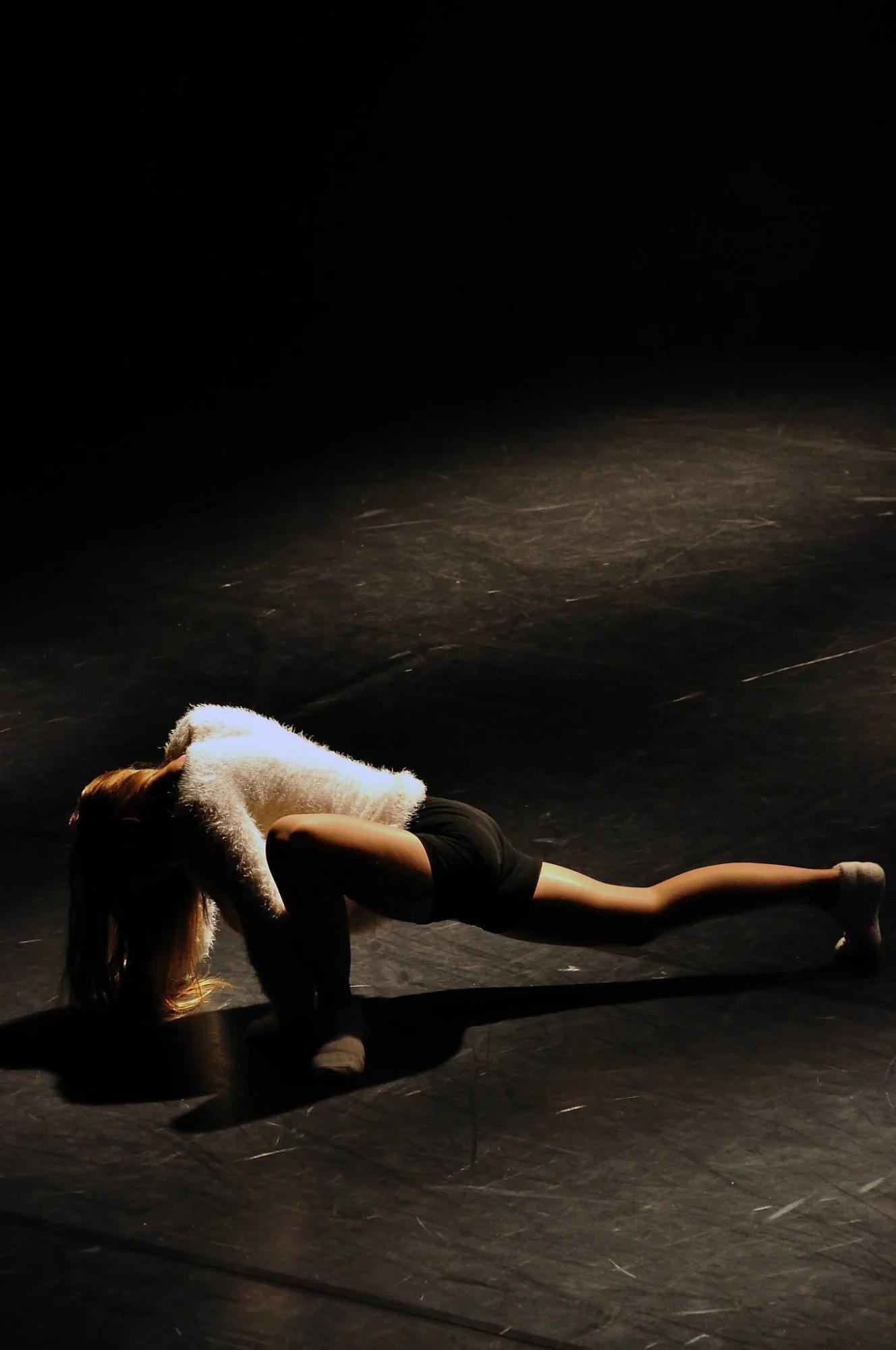 Tanssiesitys lavalla